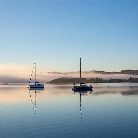 Chapel Hill * Ambleside